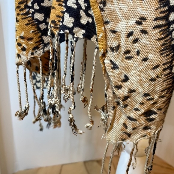 Bomdua Animal Print Rayon Scarf Unisex Fringe - Picture 5 of 8